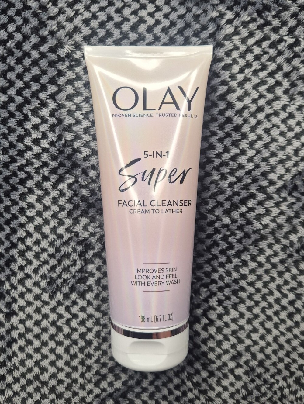 OLAY 5-in-1 Super Facial Cleanser - Light Pink